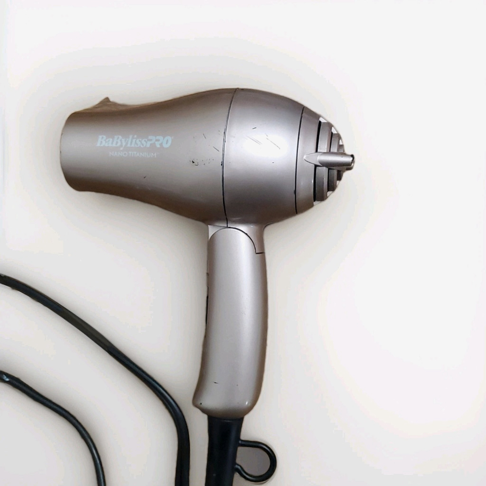 BaBylissPRO Nano Titanium Travel Dryer 1000W Dual Voltage Rose Gold